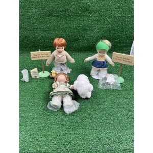 Vtg Precious Moments Lot Of 3 6in Dolls With Stands & Signs 2 Boy 1 Girl
